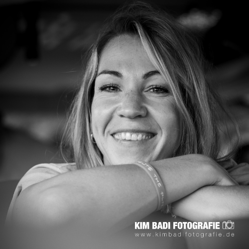 Kim Badi - Portraitfotografie - schwarz weiß