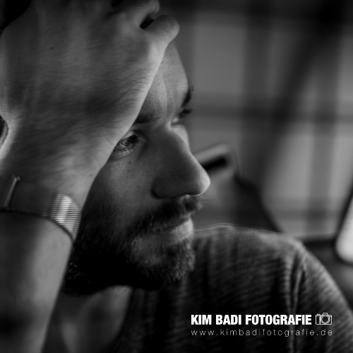 Kim Badi - Portraitfotografie - schwarz weiß